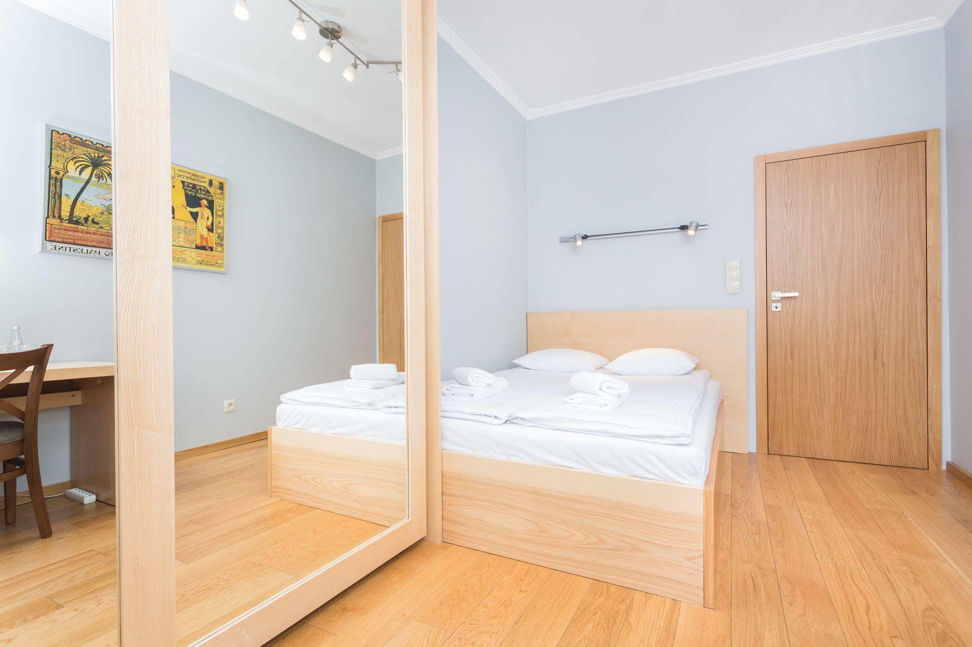 Inpoint Old Town Szeroka Apartments Красков Екстериор снимка